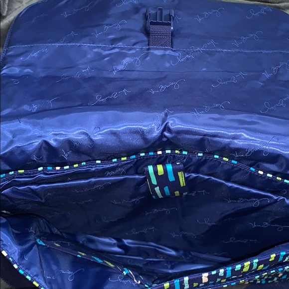 vera bradley messenger bag - Picture 3 of 6